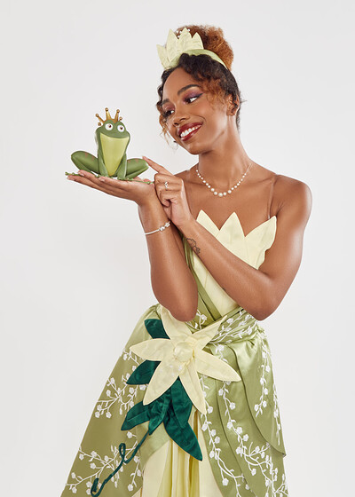 Lacey London in The Princess And The Frog Tiana from VR Cosplay X