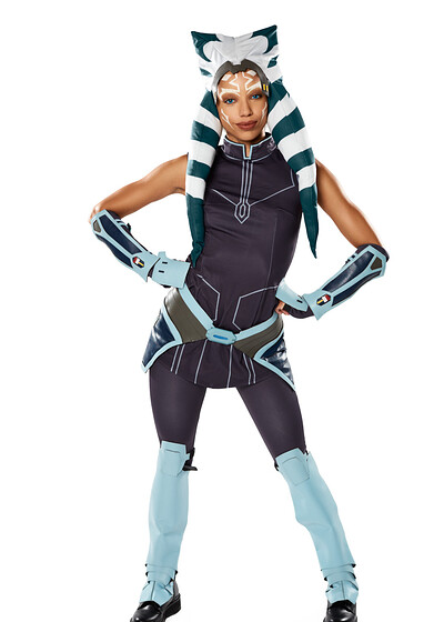 Alexis Tae in Star Wars The Mandalorian Ahsoka Tano from VR Cosplay X