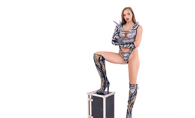 Stacy Cruz in Witchblade Sara Pezzini from VR Cosplay X