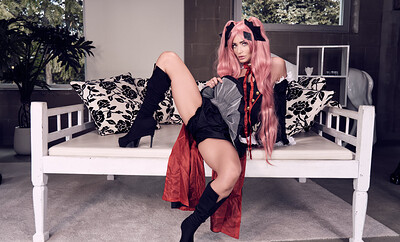 Sarah Sultry in Krul Tepes from VR Cosplay X