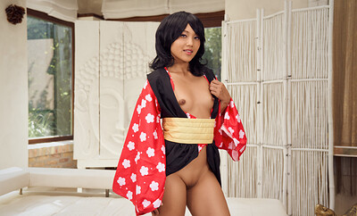 Mai Thai in Kimetsu No Yaiba Makomo from VR Cosplay X