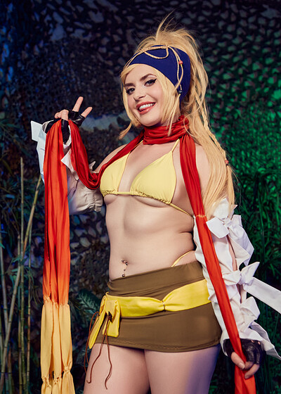 Dresden in Final Fantasy X Rikku from VR Cosplay X