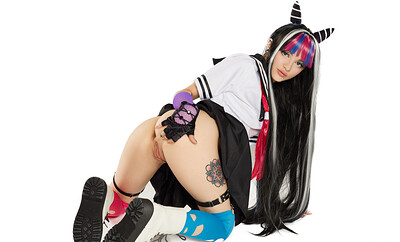 Lola Fae in Dangaropa Ibuki Mioda from VR Cosplay X