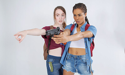 Hazel Moore and Kira Noir in The Last Of Us from VR Cosplay X