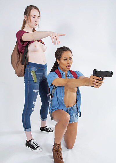 Hazel Moore and Kira Noir in The Last Of Us from VR Cosplay X