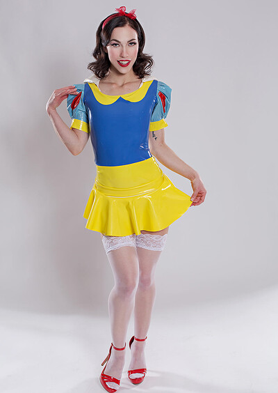 Diana Grace in Snow White from VR Cosplay X