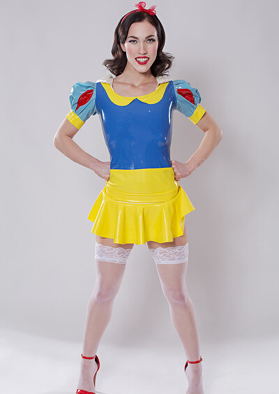 Diana Grace in Snow White from VR Cosplay X