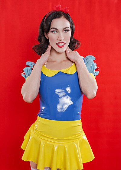 Diana Grace in Snow White from VR Cosplay X
