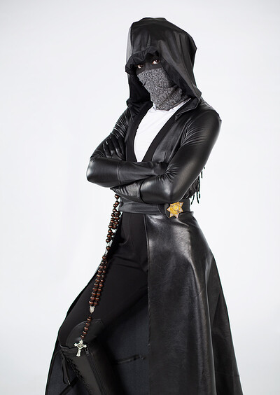 Kira Noir in Watchmen Sister Night from VR Cosplay X