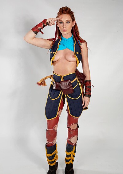 Lacy Lennon in Horizon Zero Dawn from VR Cosplay X