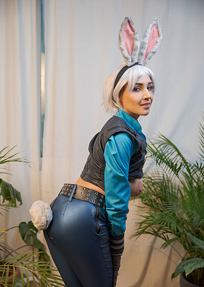 Siya Jey in Zootopia from VR Cosplay X