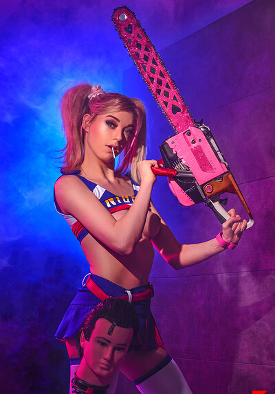 Anny Aurora in Lollipop Chainsaw Cosplay from VR Cosplay X