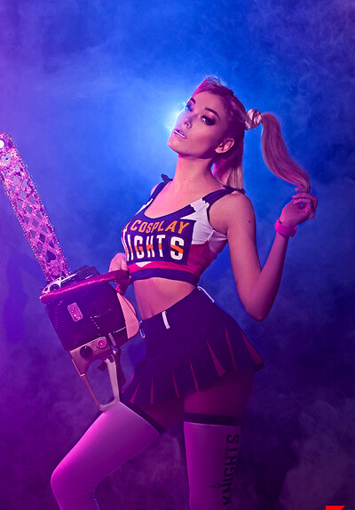 Anny Aurora in Lollipop Chainsaw Cosplay from VR Cosplay X