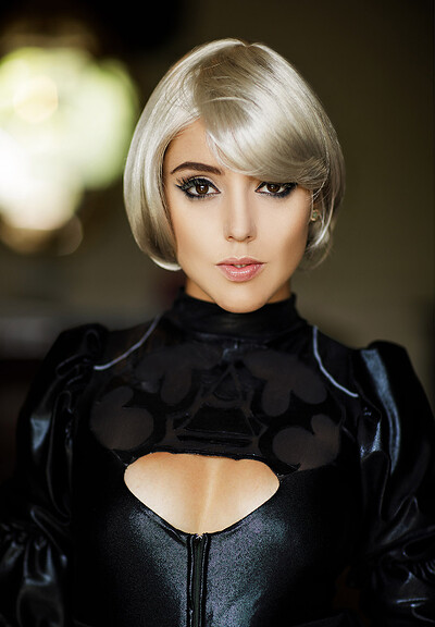 Zoe Doll in Nier Automata from VR Cosplay X