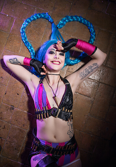 Alessa Savage in LOL Jinx from VR Cosplay X
