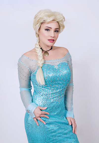 Davina Davis and Hadley Viscara in Frozen from VR Cosplay X