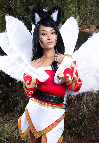 Anissa Kate and Pussy Kat in Cream Of Legends from VR Cosplay X
