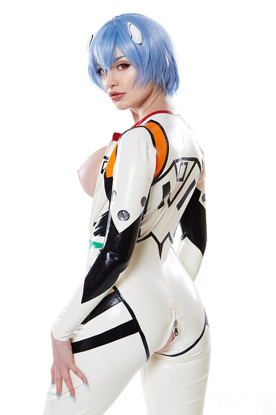 Short haired temptress cosplaying Rei Ayanami as she invitingly reveals her marvelous torso and pink pussy