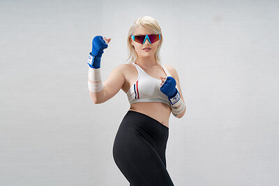 Short haired hottie bares her physique and gets pussy stuffed while cosplaying Cassie from Mortal Kombat