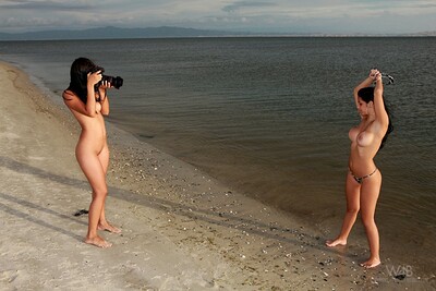 Ruth Medina and Zaza in Fotografeando Al Desnudo from Watch 4 Beauty