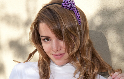 Kayla Soni in Hollywood Resident from Zishy