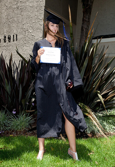 Jules Diamond in Zishy set The Graduate
