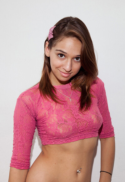 Sara Luvv in Loves Pink from Zishy