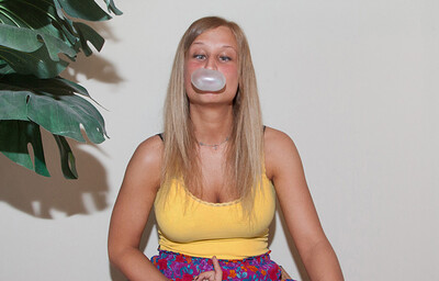 Alice Wonder in Marina Bubbles from Zishy
