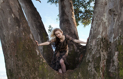 Veronica Hatley in Columbia Park from Zishy