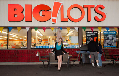 Lindsay Bare in Visits Big Lots from Zishy