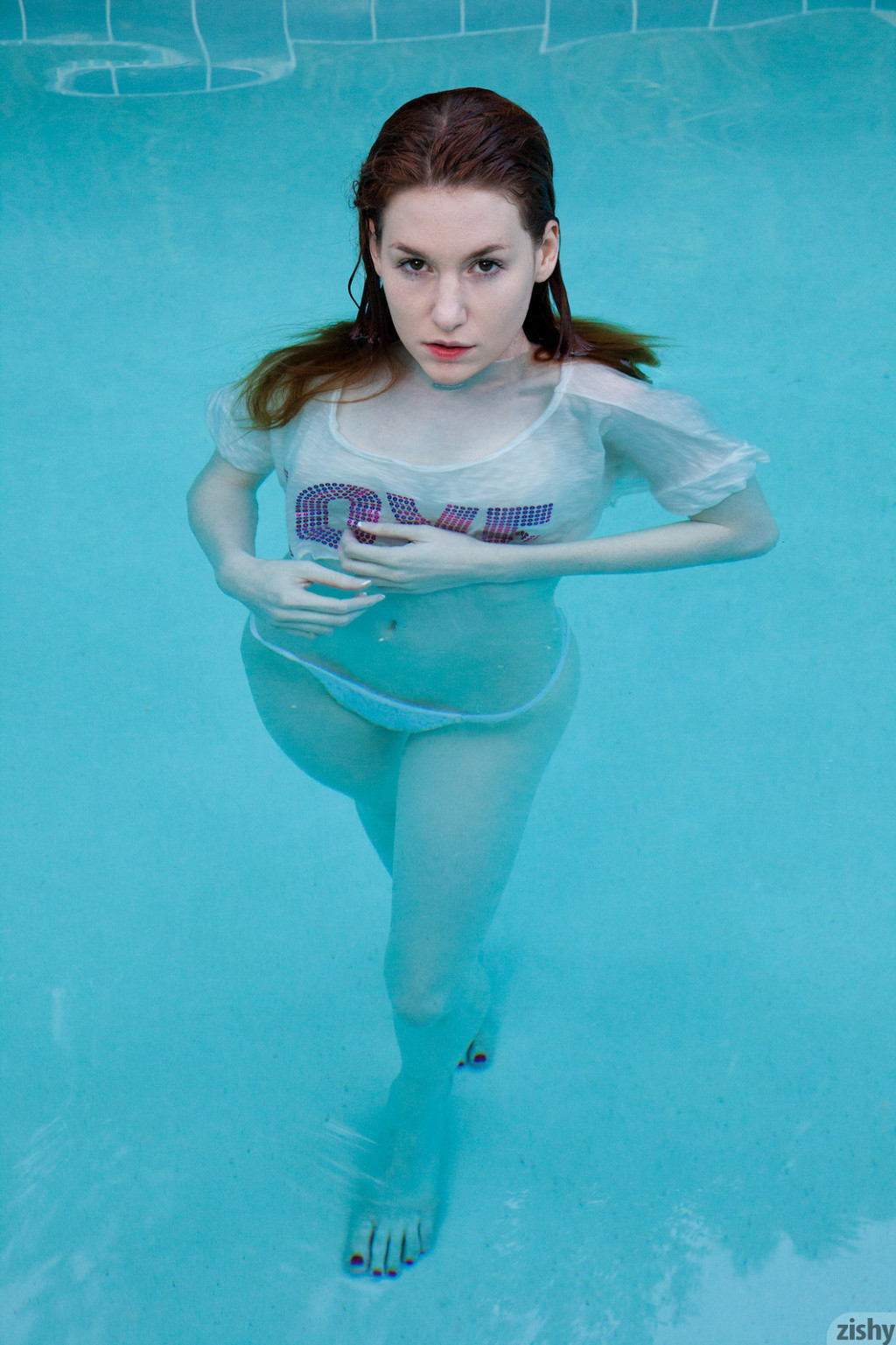 Emily Archer in Zishy set Love Water