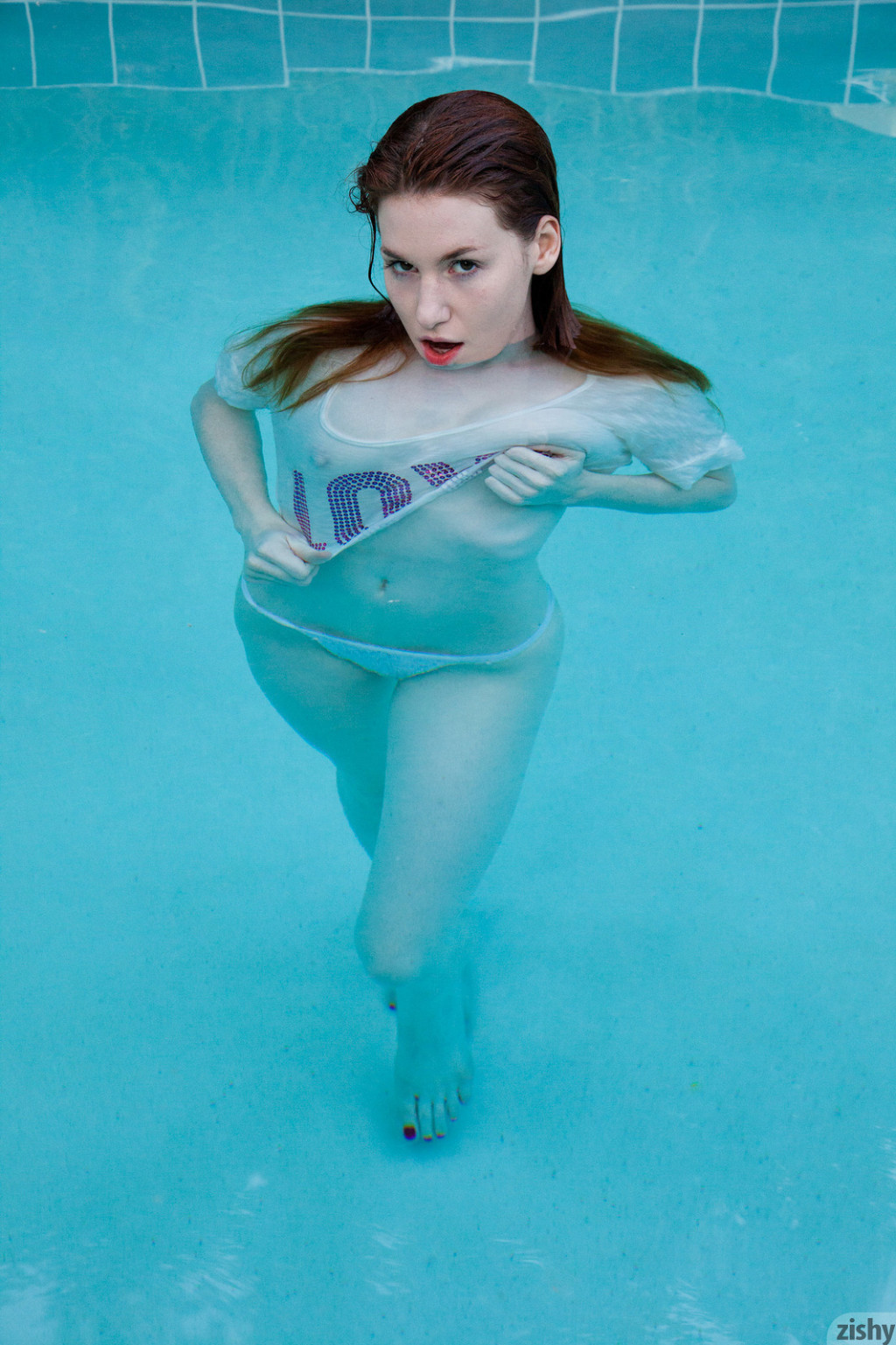 Emily Archer in Zishy set Love Water