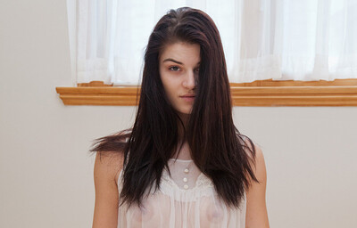 Alyson Grey in Queen Of Dreams from Zishy