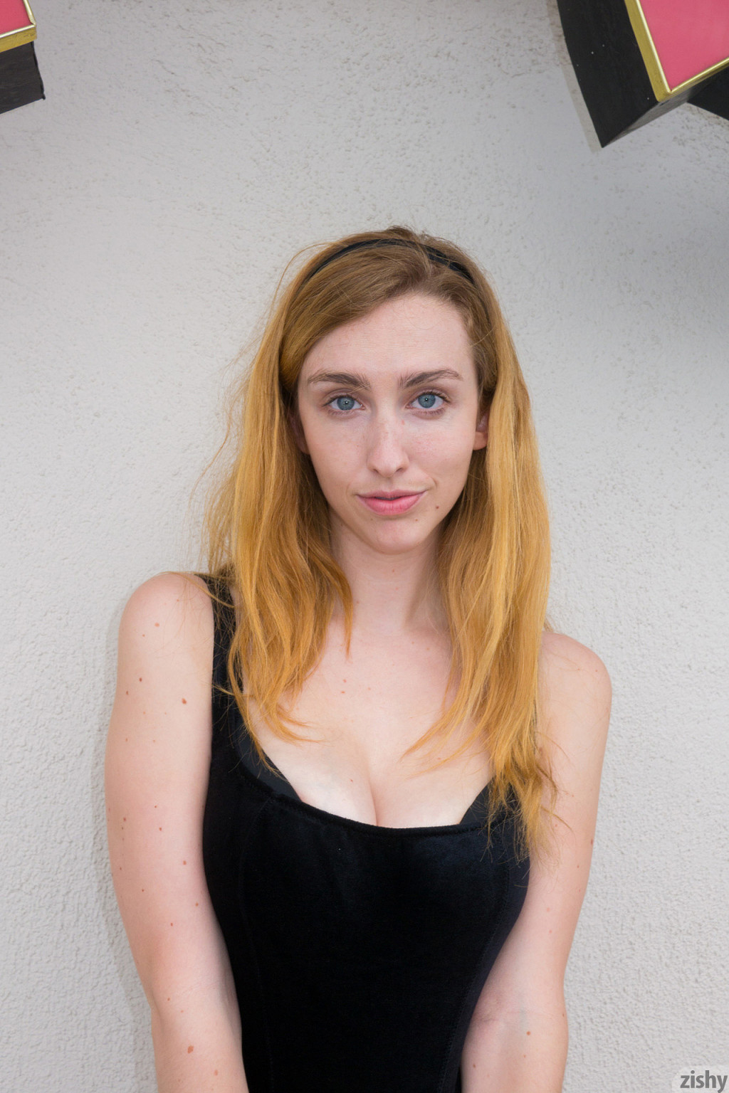 Phoebe Keller in Zishy set Sparkle Motion