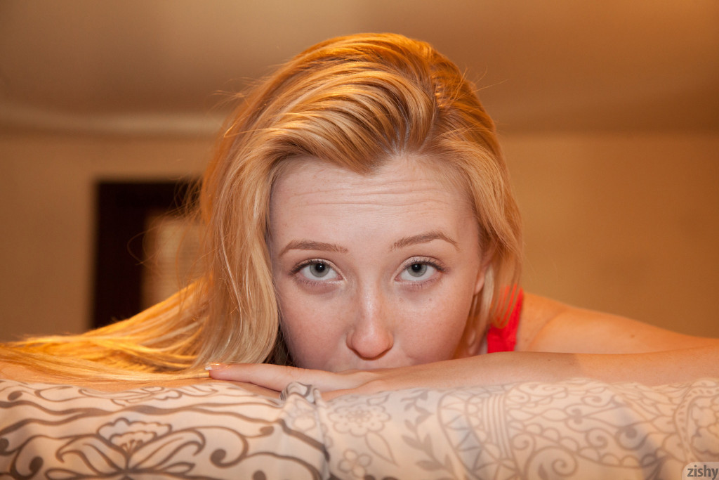 Samantha Rone in Zishy set Japanese Acid