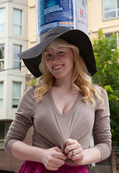 Wynne Leonard in Happy Song from Zishy