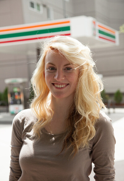 Wynne Leonard in Happy Song from Zishy