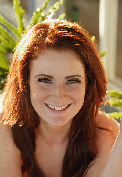 Emmy Sinclair in Is Good On The Bun from Zishy