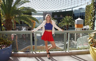 Isla Brown in Is A Citywalk Hero from Zishy