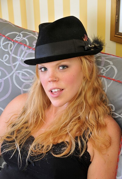 Autumn in Autumn is sexy and in control with her trilby hat from We Are Hairy