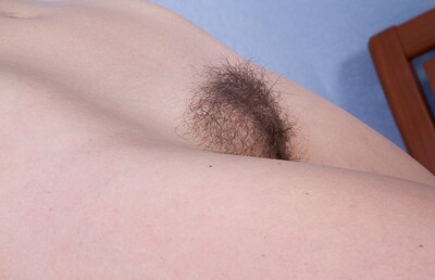 Safo in We Are Hairy set Safo looks striking in white
