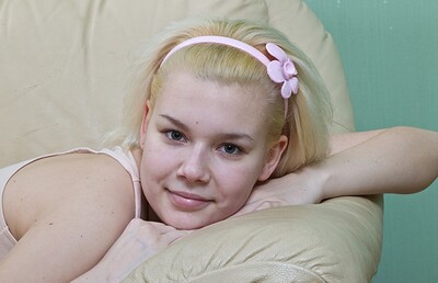 Elen in We Are Hairy set Elen is bored and horny in yellow jeans