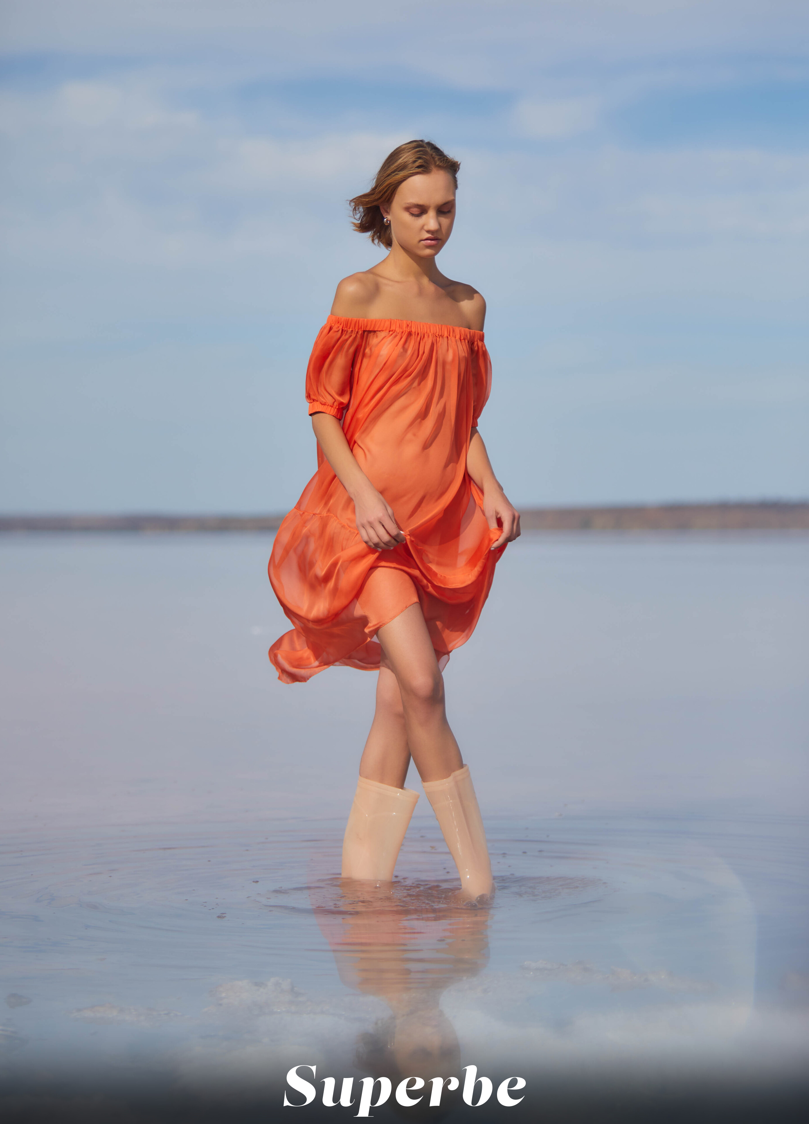 Hannah Ray in Superbe set Dead Sea Poems