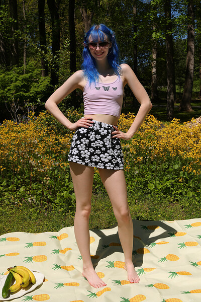 Aubrey Ansel in Slim Picnicking from Als Scan