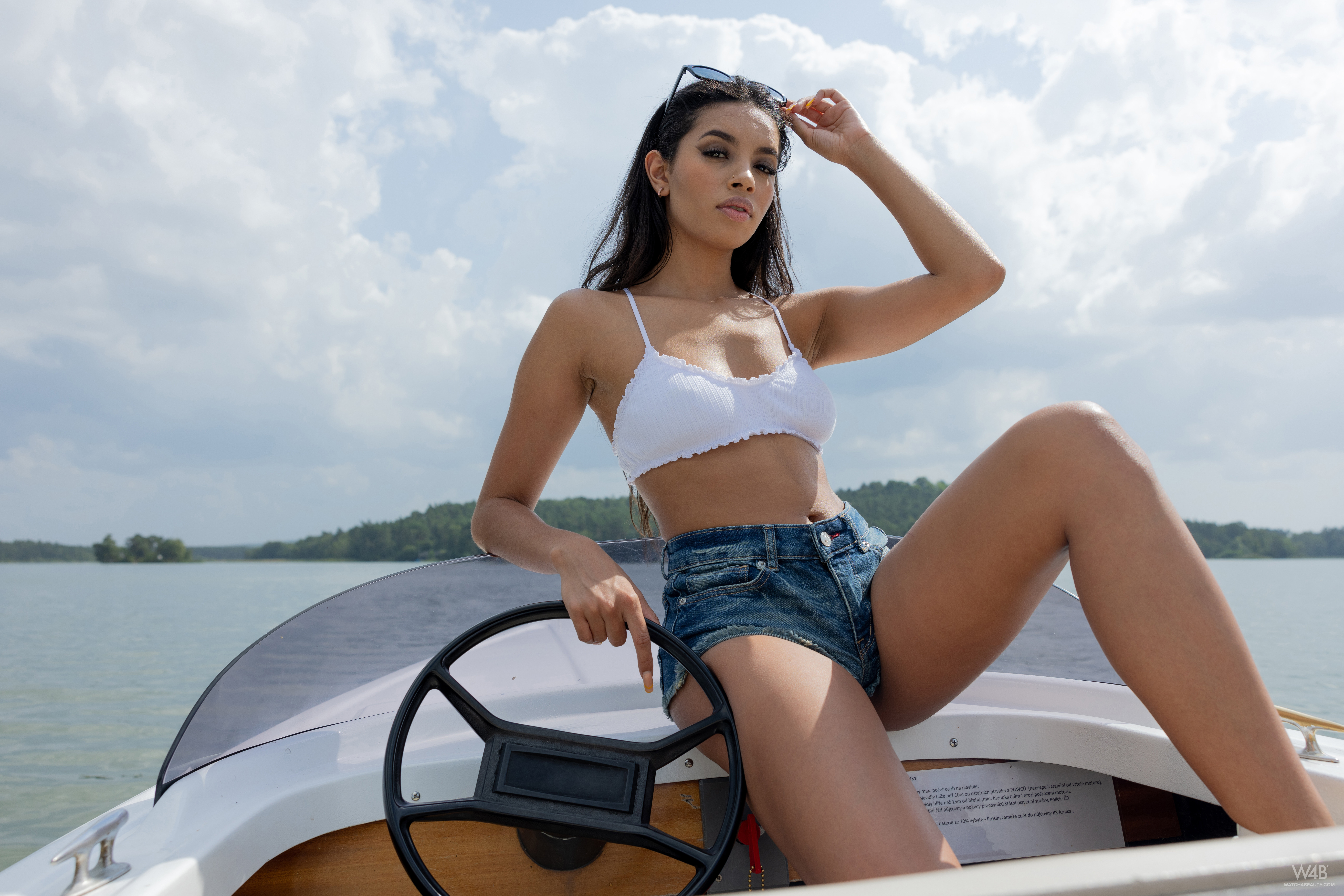 Valery Ponce in Watch 4 Beauty set Orgasm On The Lake