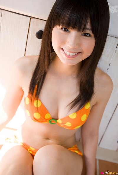 Top class vixen Rina Koike bares her gorgeous body