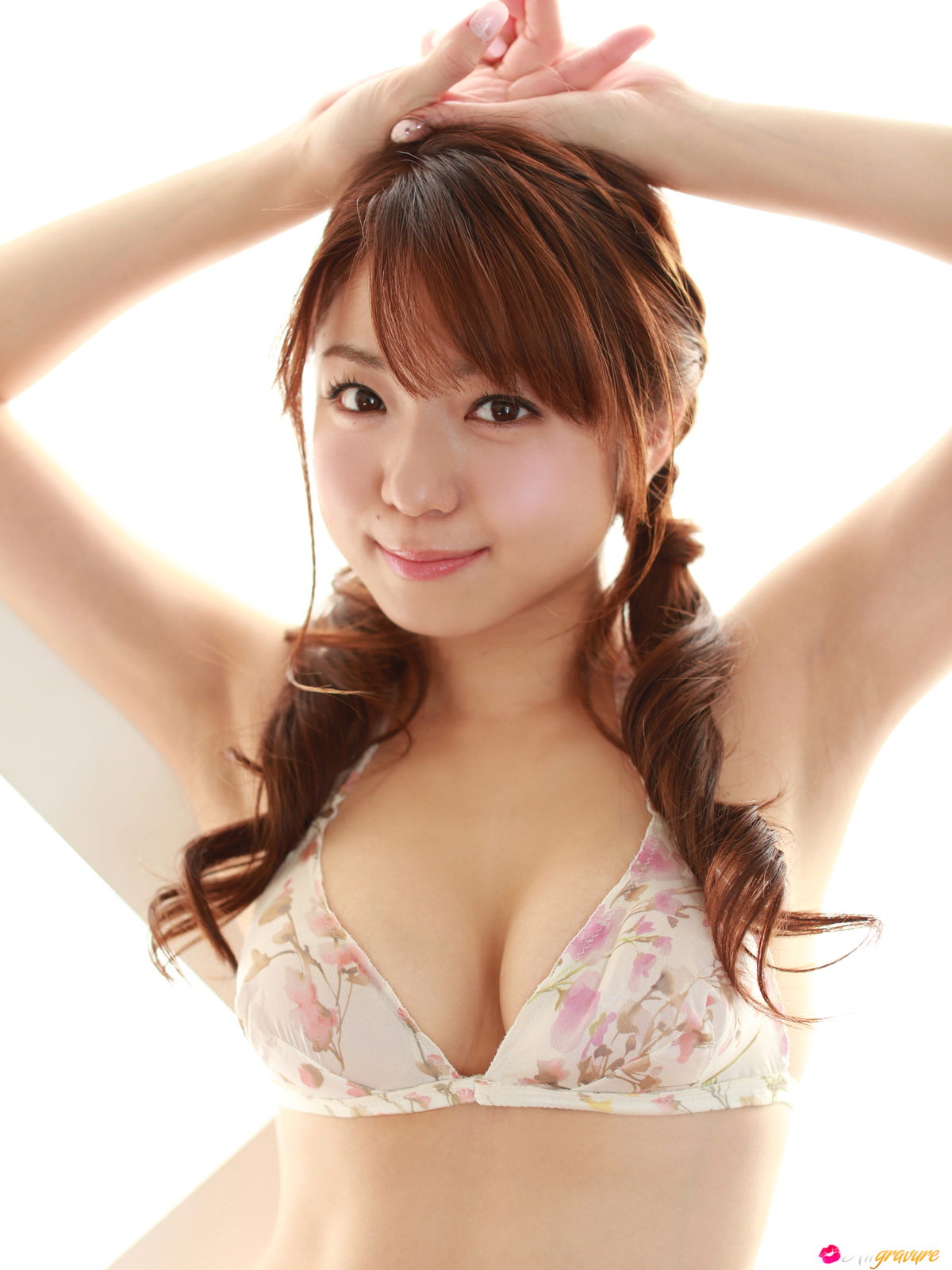 Shizuka Nakamura in All Gravure set Precious Love
