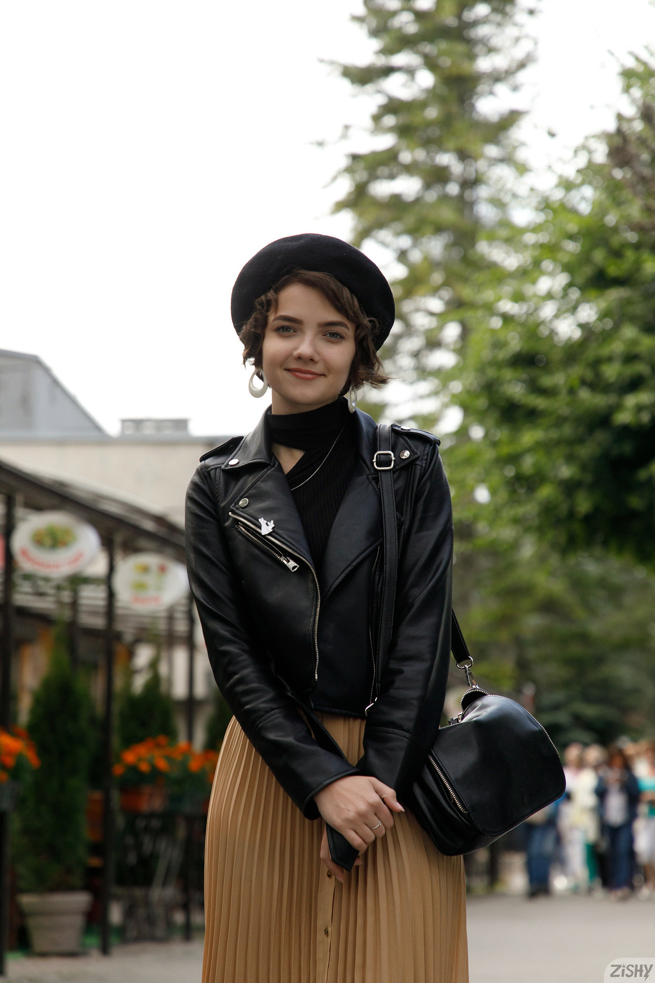 Victoria Minina in Zishy set Cafe Society 1