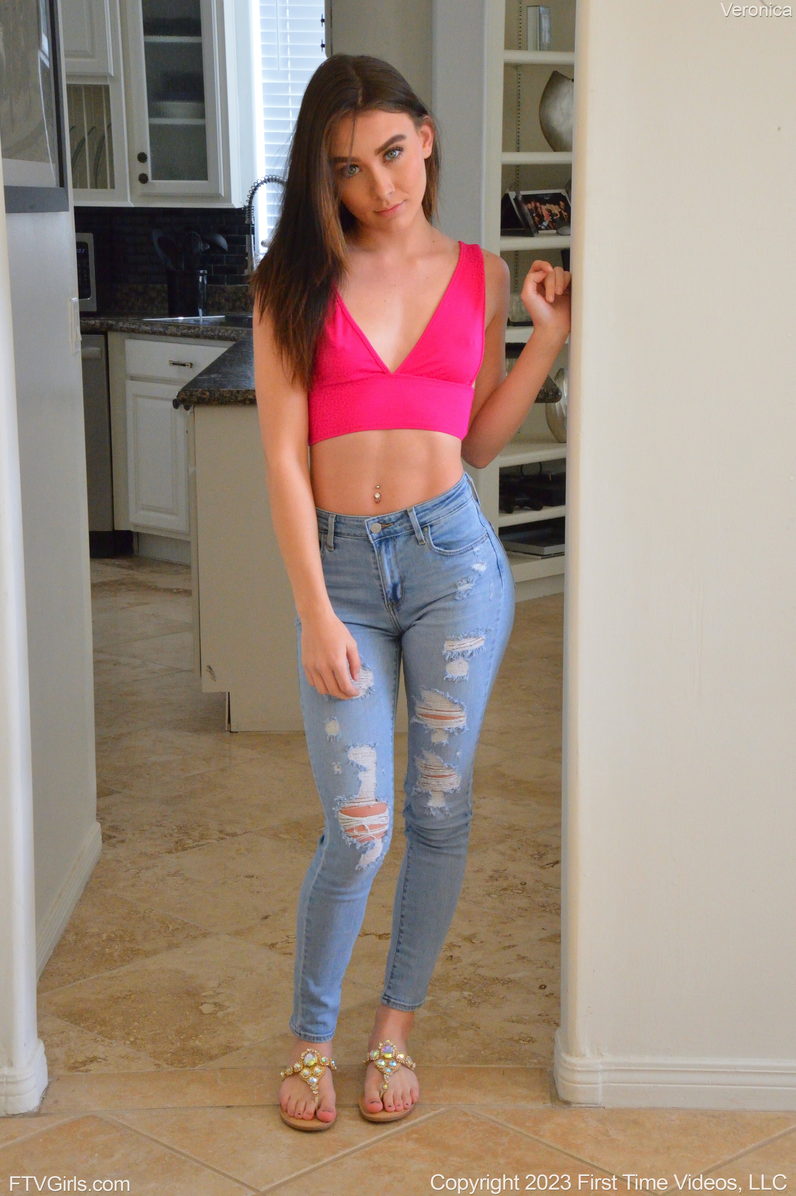 Veronica in Ftv Girls set Her First Vibrator