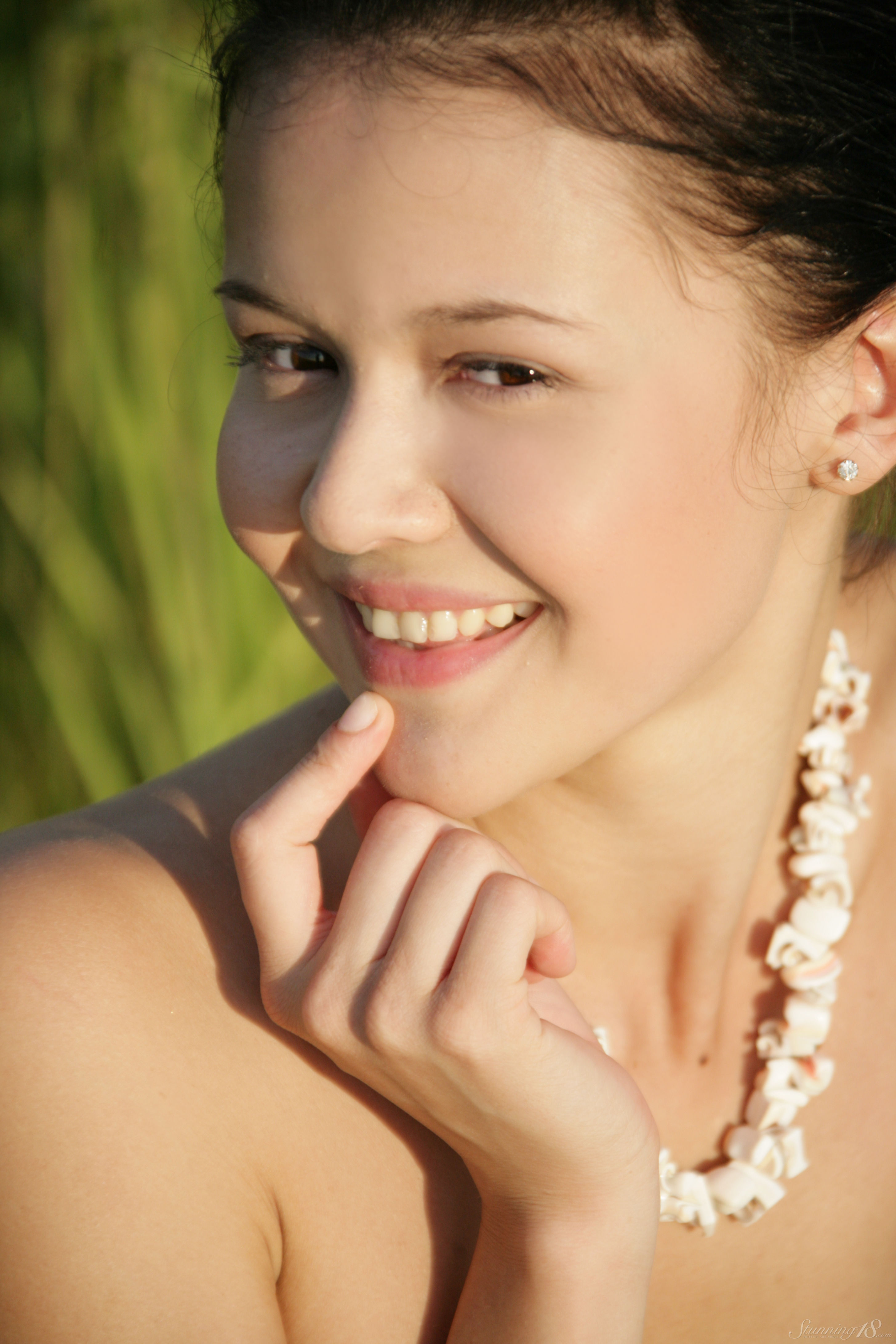 Galateya in Stunning 18 set In The Meadow